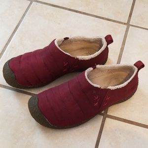 Keen Howser slippers shoes in wine red